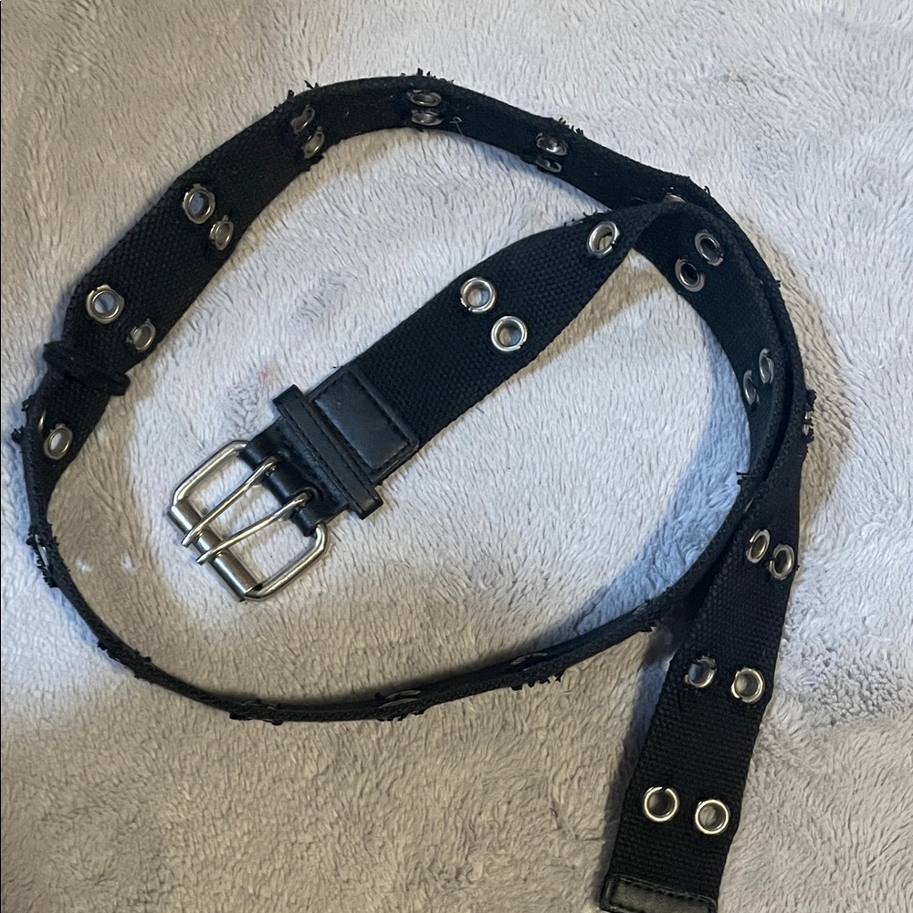 Stylish Black Belt with Silver Accents